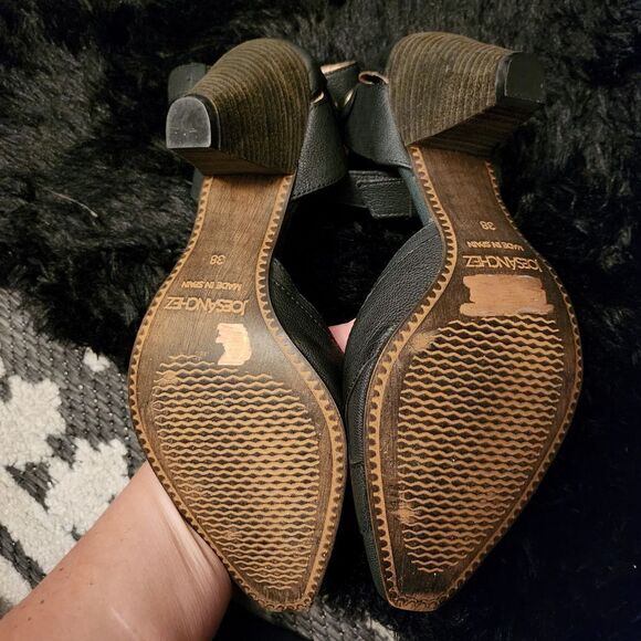 Joe Sanchez Heels Size 38. - Picture 3 of 5